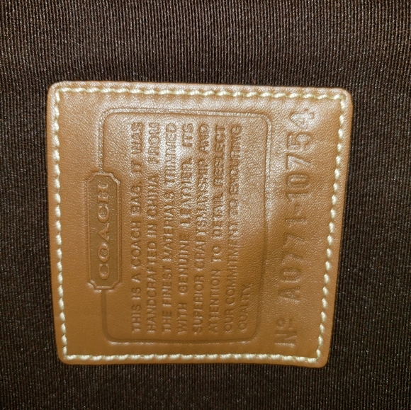 COACH multi-functional signature bag - Picture 3 of 5